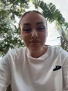 kirasunshine (F young) - suck and lick nipples