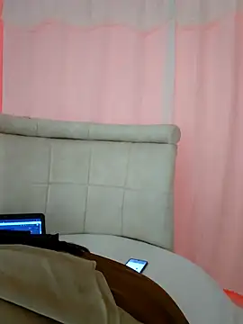 Webcam Model (sahara1_)  is live.Free join now!