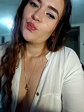 miss_berlyn - Miss_berlyn's free webcam