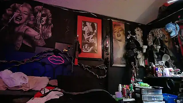 splash_queen420 - Splash_Queen420's free webcam