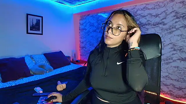 camila_iroose - Camila_IRoose's free webcam