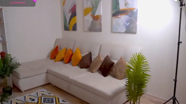 oliviabr0wn0 (F young) - Take off top