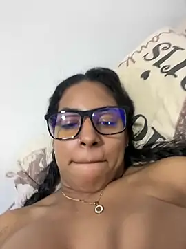 vanessarios01 - Vanessarios01's free webcam