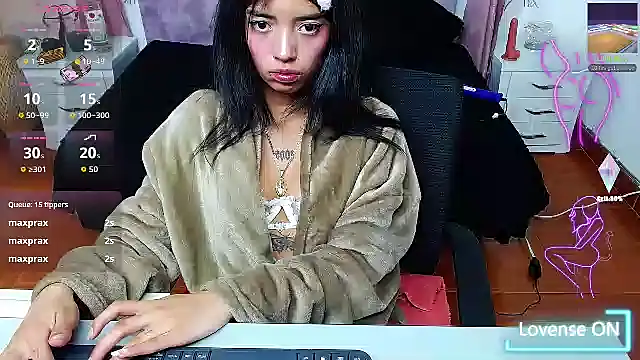 esmeralda-18 - Esmeralda-18's free webcam