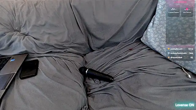 emodream1998 (F young) - Orgasms with new toy (Lush 4)