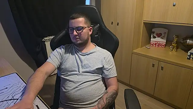 kevinnlovelly (M young) - Who wanna have some fun?