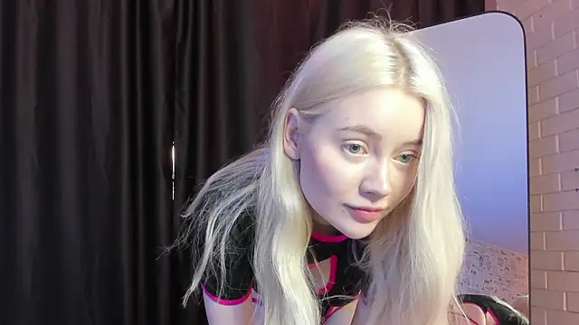 lillie_berry - Lillie_Berry's free webcam - UK Sex Cams