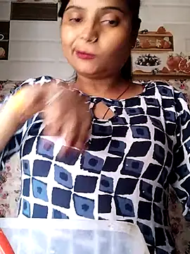 hot-pooja25 - Hot-Pooja25's free webcam