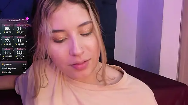 violet_blazee - Violet_Blazee's free webcam