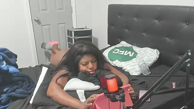 demi_xoxo - Demi_xoxo's free webcam