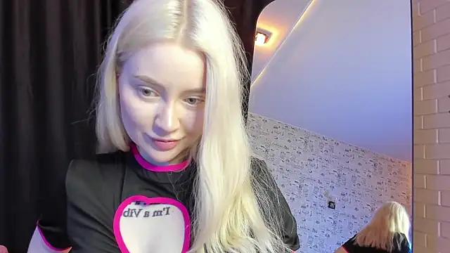 lillie_berry - Lillie_Berry's free webcam