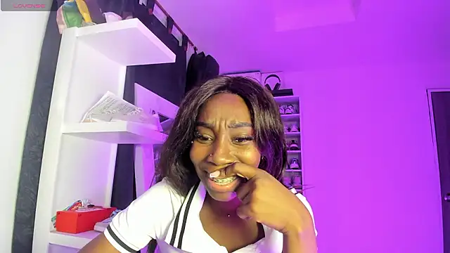 amberprincess2 (F young) - oil on my body