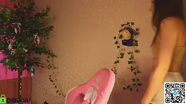 l1na_reeds - L1na_Reeds's free webcam