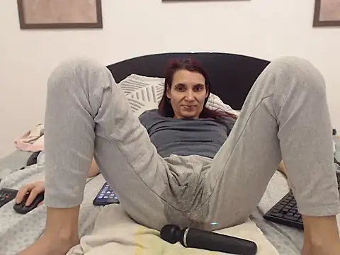 pussywetsquirty - Pussywetsquirty's free webcam