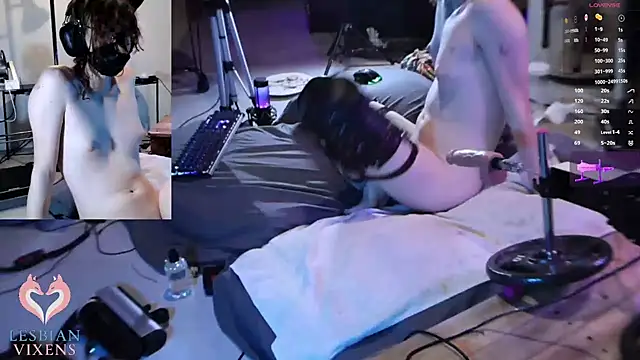 lesbianvixens - LesbianVixens's free webcam