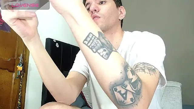 matteo12_ - Matteo12_'s free webcam