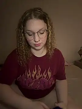 emmierae - EmmieRae's free webcam - UK Sex Cams