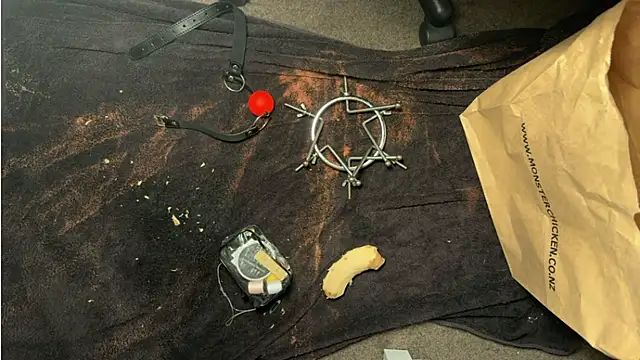 riverveil (M young) - Gape with the largest item in fridge