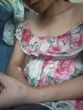 simi-lucy - Simi-lucy's free webcam - UK Sex Cams