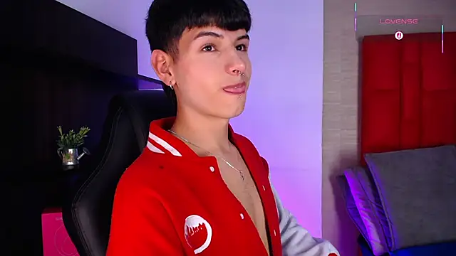 ezra_storm - Ezra_Storm's free webcam