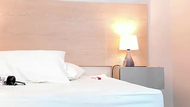 dolleyes10 - Dolleyes10's free webcam