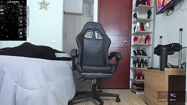 sophiebaker__ - SophieBaker__'s free webcam - UK Sex Cams