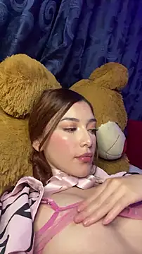 Webcam Model (HoneyWeebsss)  is live.Free join now!