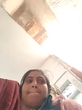 Webcam Model (LUCKY_cut)  is live.Free join now!