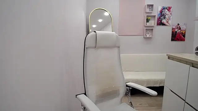 milla_cutie18 - Milla_Cutie18's free webcam