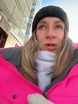 evvamur (F young) - riding a dildo 🍆😈