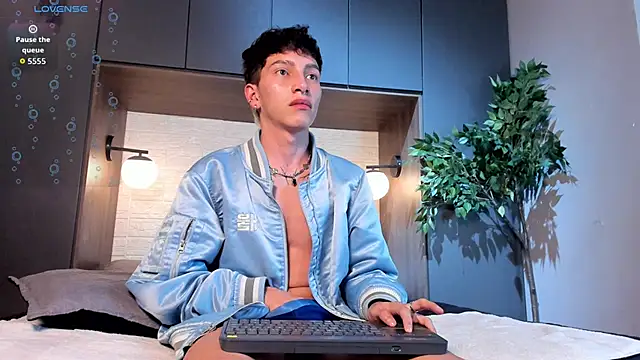 tiam_muller (M young) - Pillow Fuck Show🥵😏