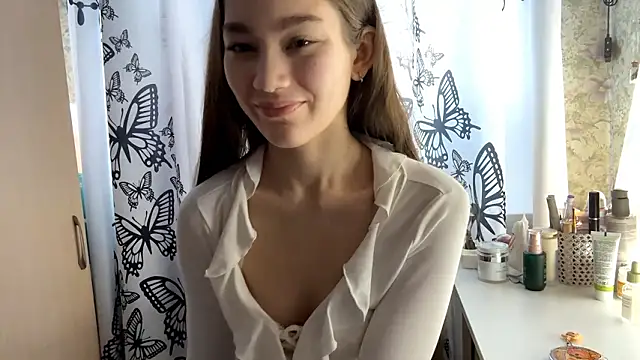 cuteviola - Cuteviola's free webcam