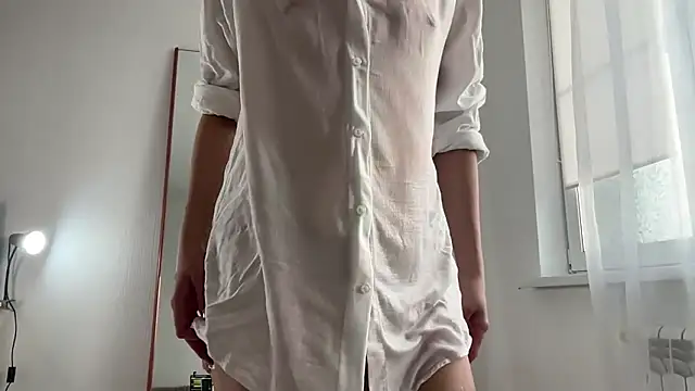 yourlittlesunrise_ - Yourlittlesunrise_'s free webcam