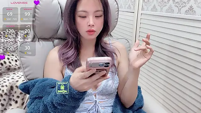 holiland (F milf) - 我人气不行 但我气人还行~