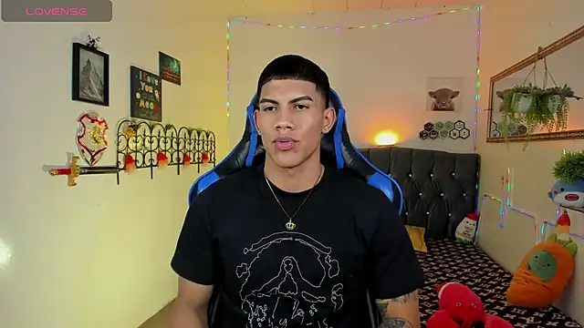 damian_latinxxx - Damian_latinxxx's free webcam - UK Sex Cams