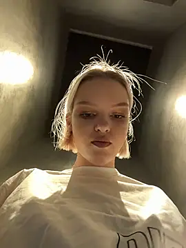 ashleymur (F teen) - naked show