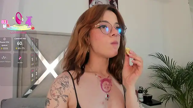 abby_jones2 - Abby_jones2's free webcam