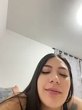 latina_vanessa (F young) - Every 25 tk flash pussy
