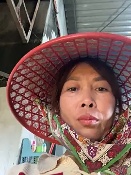 linaannn - Linaannn's free webcam