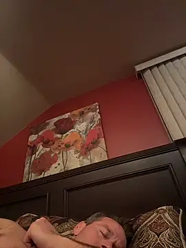 dilfiguess1 - DILFiGuess1's free webcam