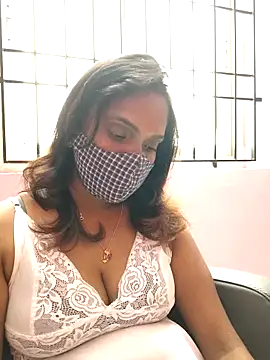 Webcam Model (Queen-dhivya)  is live.Free join now!