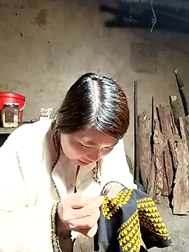 quynhkoolbae - Quynhkoolbae's free webcam