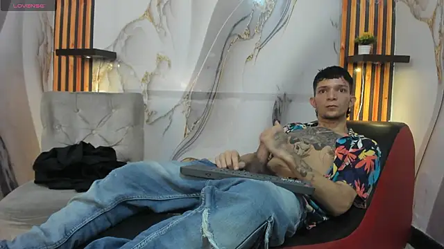 straight_guy22 - Straight_Guy22's free webcam