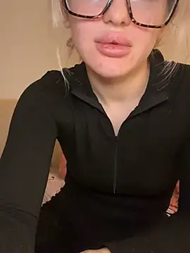 Holly-Glamour webcam