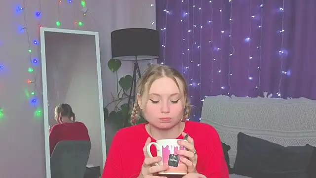 sweet_m1la - Sweet_M1la's free webcam