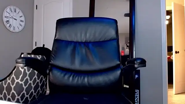 shimmyloe - ShimmyLoe's free webcam