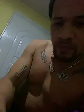 dominicanobb - Dominicanobb's free webcam