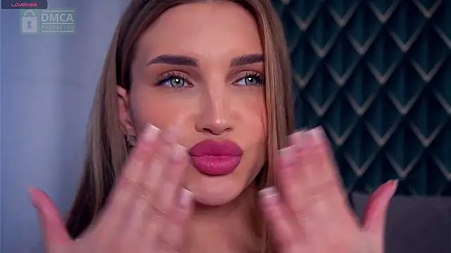 ammyscotch (F young) - Slap my tits