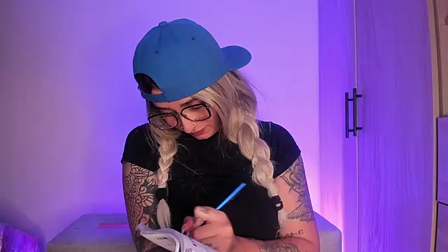 scarlett_collinss - Scarlett_Collinss's free webcam