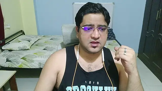 charmer-boy - Charmer-Boy's free webcam